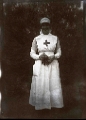 1915c CROIL & MITCHELL FAMILY ca 1900 - 1916 Chrissy M. Croil (m Vlasto) as a British VAD in WWl 01
